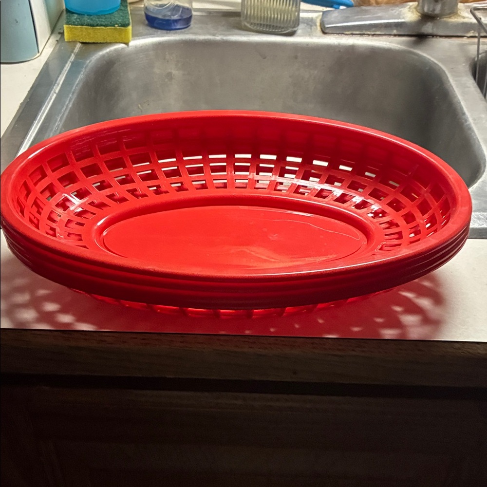 NWOT 4pc. Red Oval Kitchen Burger Baskets w/Cherry/Checker Liners